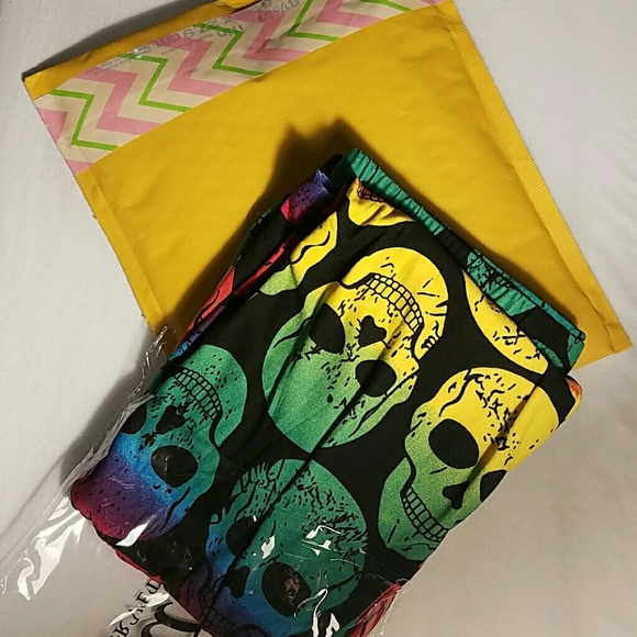 Rainbow Skulls One Size Soft Leggings - Picture 2 of 2