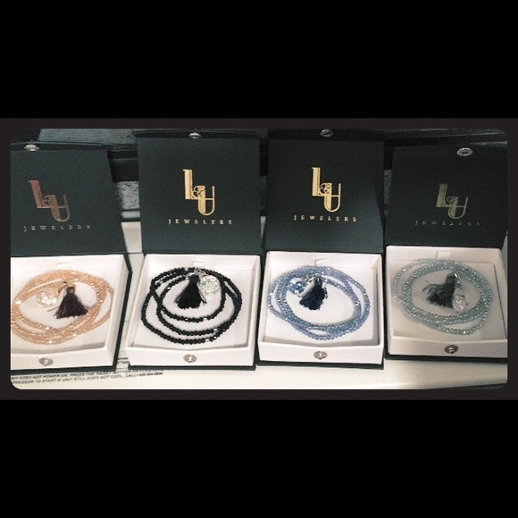 Floating Cubic zirconia and sterling silver neckla - Picture 2 of 2