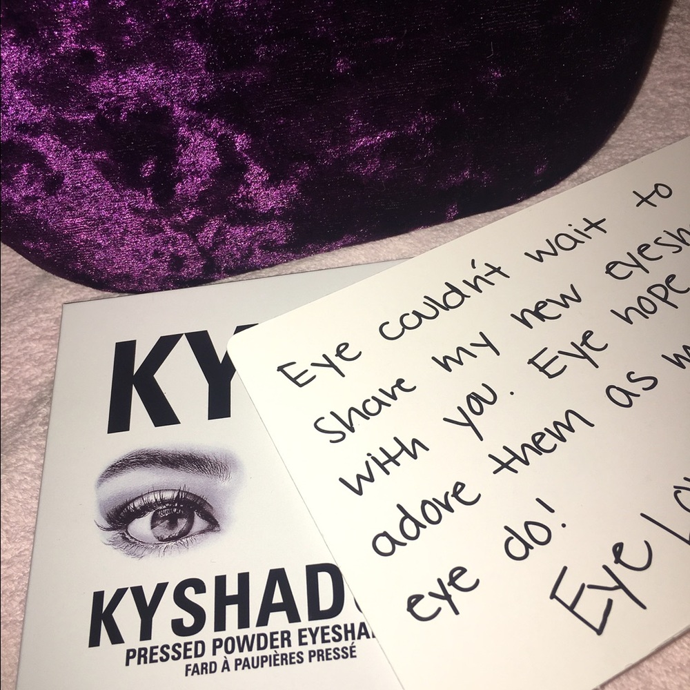 Kylie Cosmetics Burgundy Palette