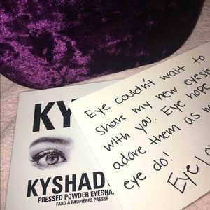 Kylie Cosmetics Burgundy Palette
