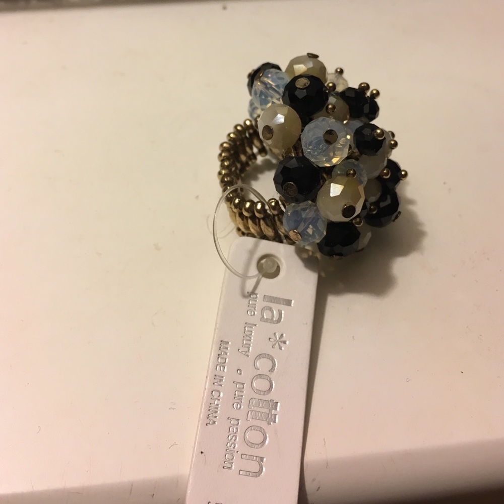 Beaded ring - Picture 2 of 3