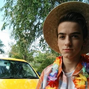 Meet your Posher, Logan