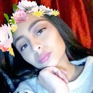 Meet your Posher, Mireya