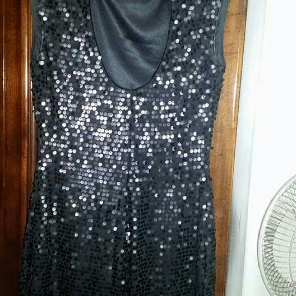 Dress. - Picture 2 of 2