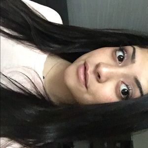 Meet your Posher, Chahinez