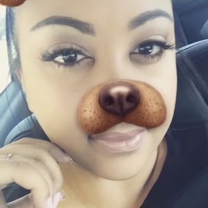 Meet your Posher, Alicia