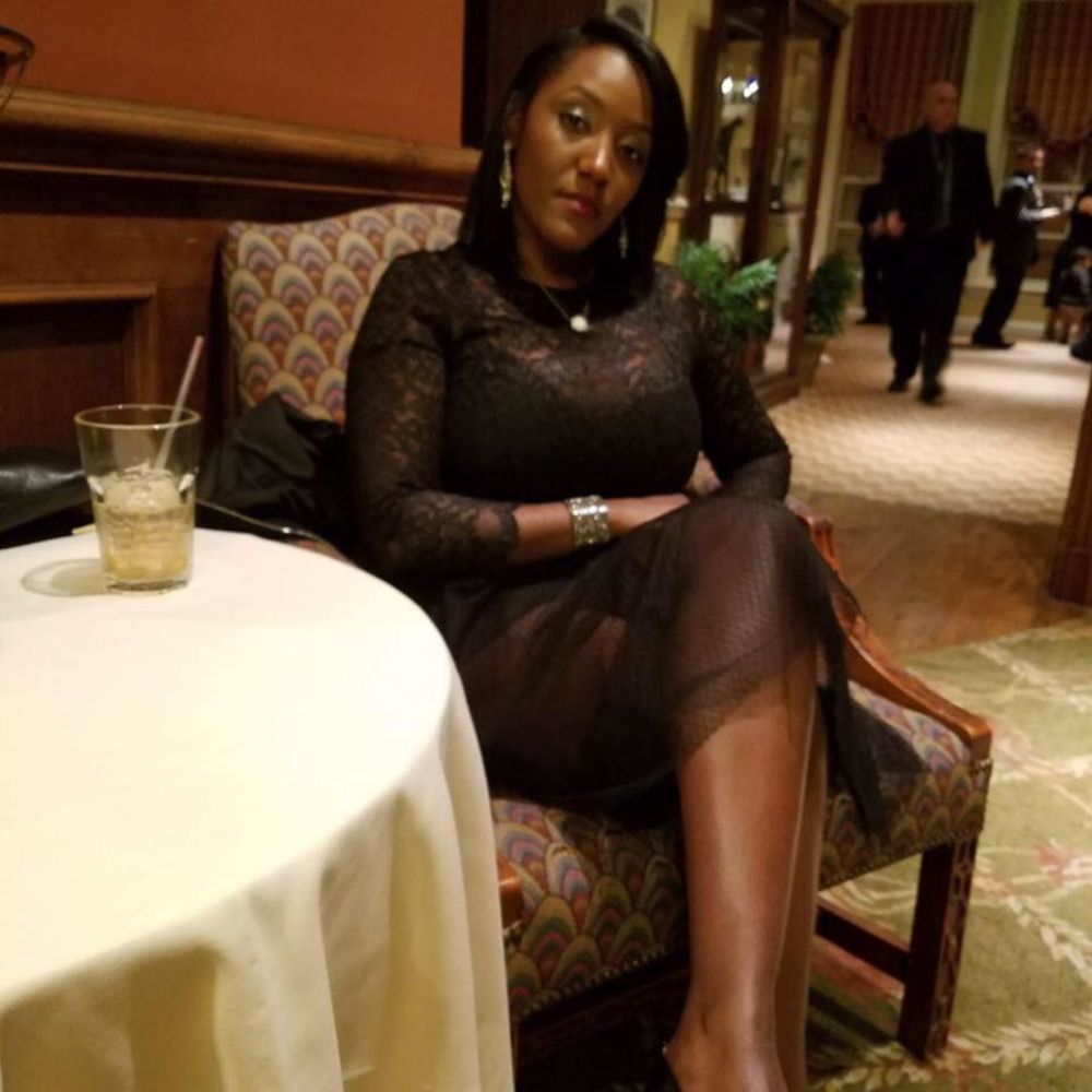 Meet your Posher, Elise