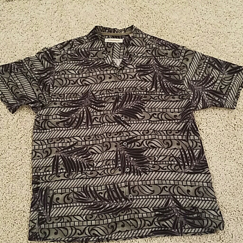 Tommy Bahama Mens Shirt. Large