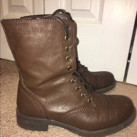 Leather Combat-Style boots - Picture 2 of 4