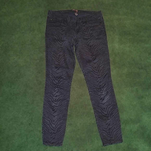 Express Jeans - Picture 2 of 4