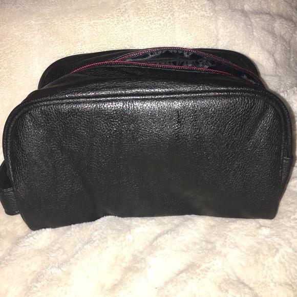 Travel Toiletry Bag - Picture 1 of 4