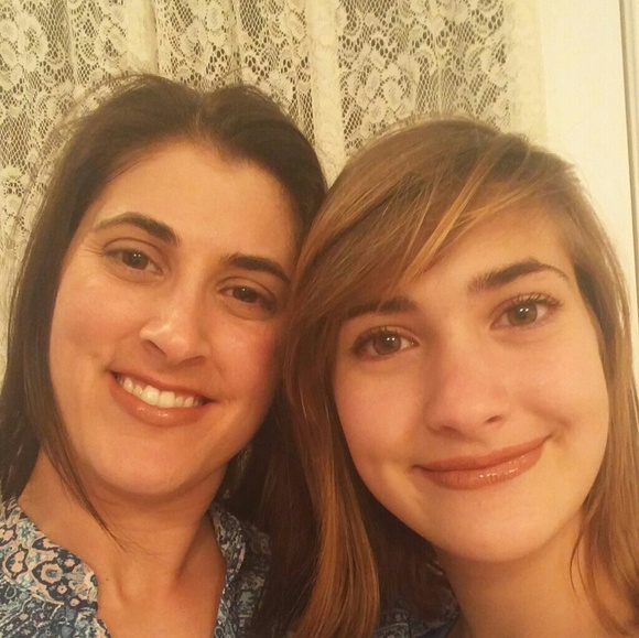 Meet your Posher, Bridget - Picture 2 of 2