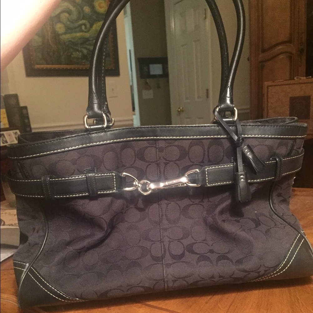 Coach black on black logo clip front PLUS GIFT!!!