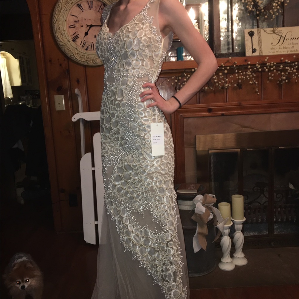 Azzurecouture dress!!! NWT. Not Sherri hill