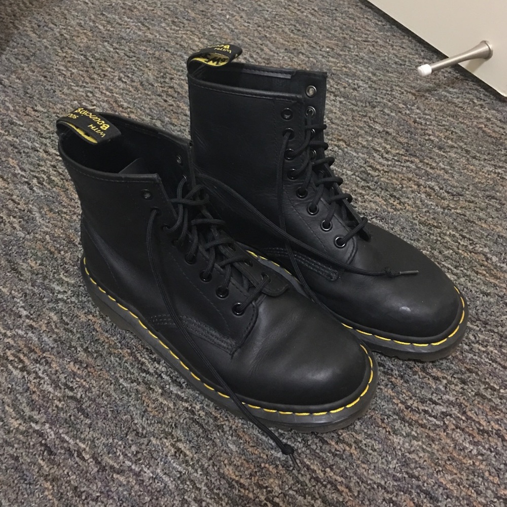 Reserved❤❤ Dr. Martens black boots