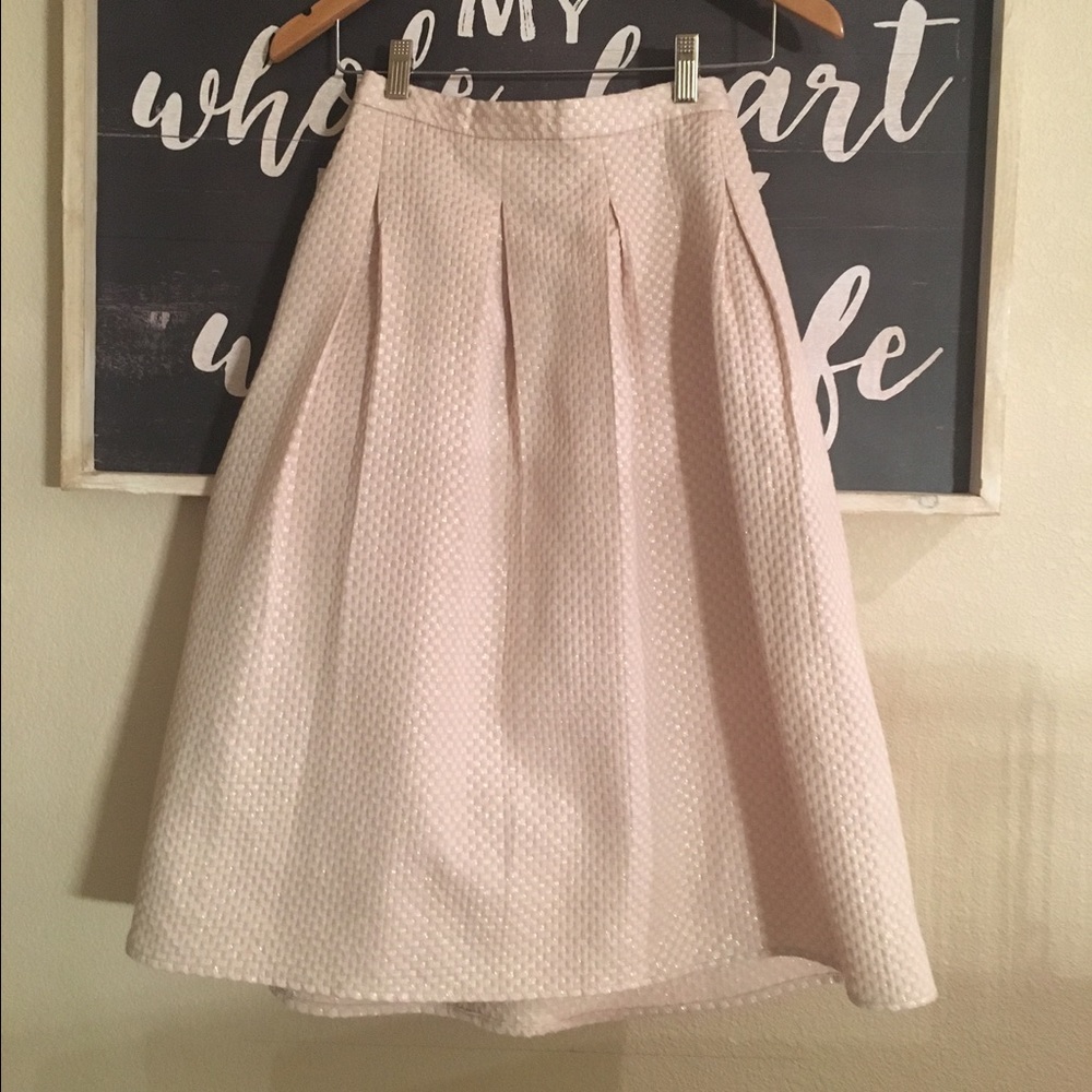 Cute midi skirt!