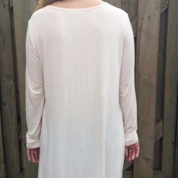 Embroidered lace up top - Picture 2 of 3