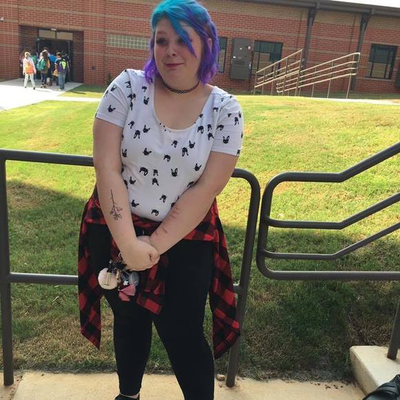 Meet your Posher, Alexis - Picture 1 of 1