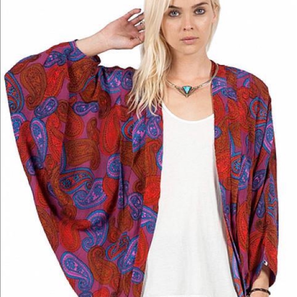 🕝🕜FINAL SALE VOLCOM KIMONO🔜🔜