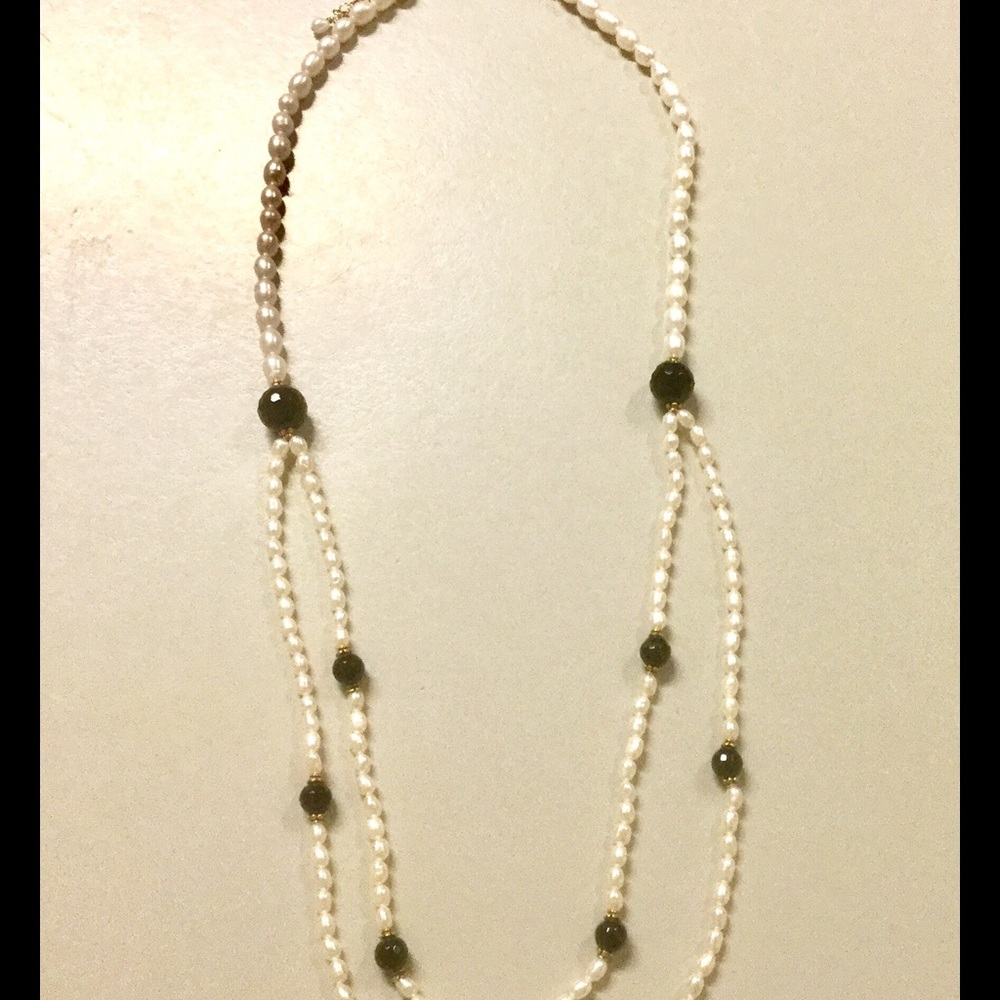 SOLD.   Fresh Water rice pearls and Black onyx necklace - Picture 2 of 3