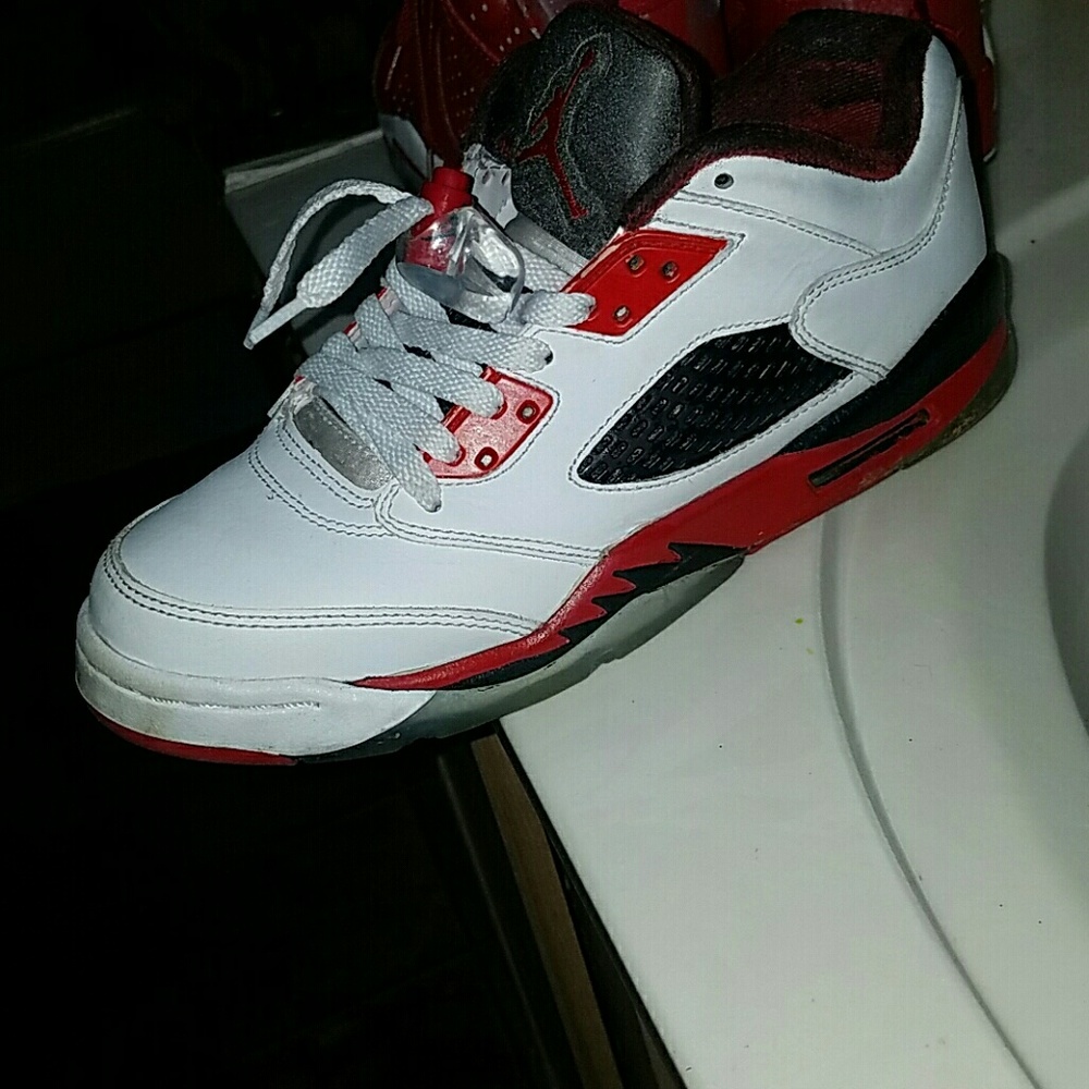 Jordan retro 5 fire red