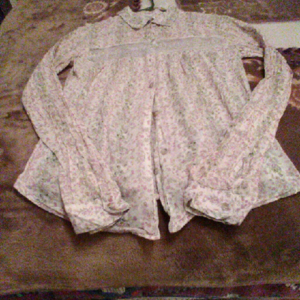 Floral long sleeve blouse