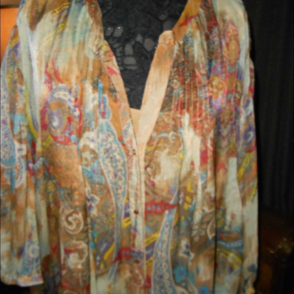 Maggie Barnes dressy sheer blouse w/gold tank -5x.