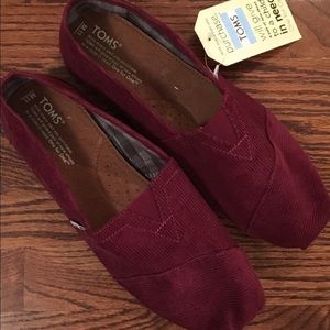 Toms burgundy corduroy shoes