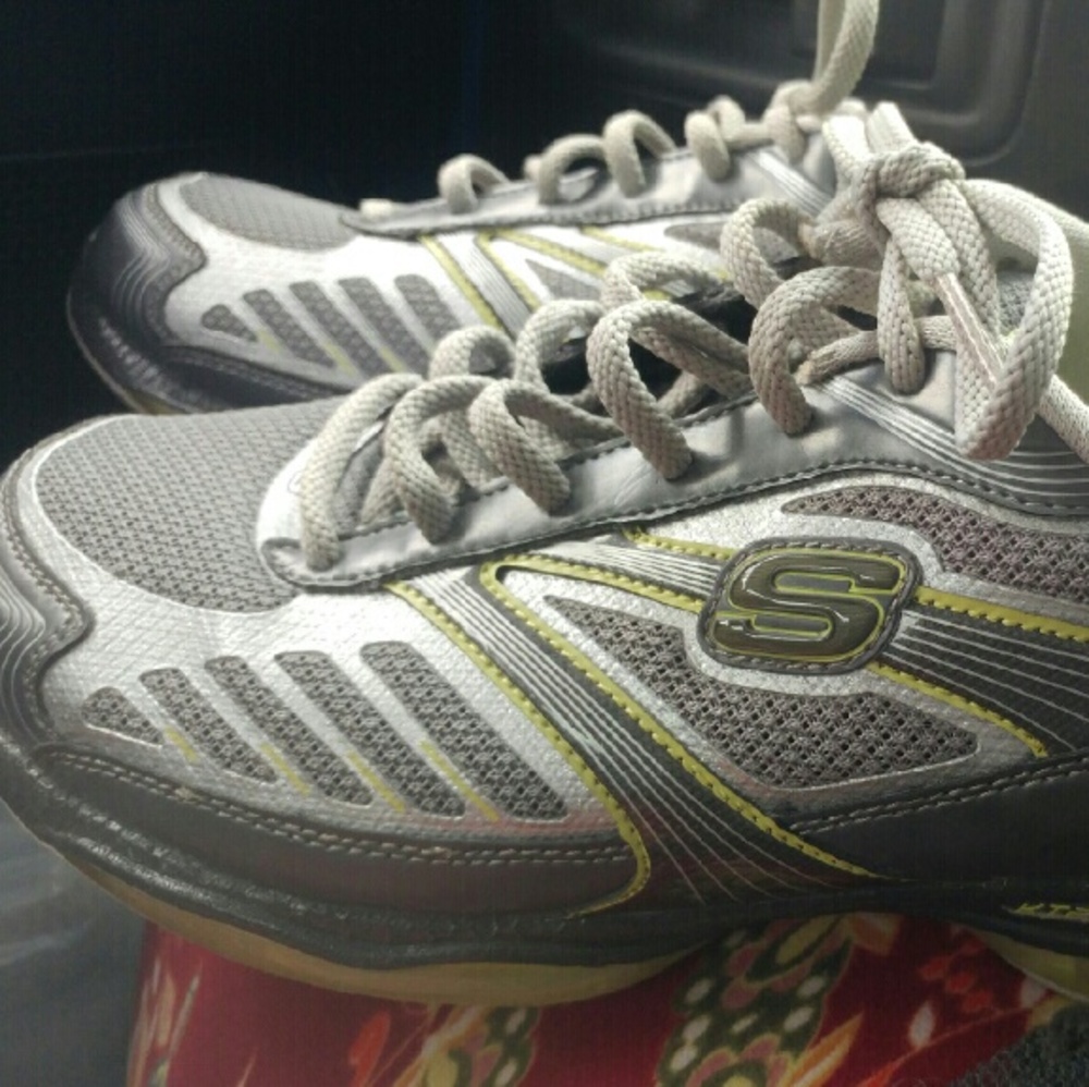 Skechers toner shapeups worn twice size 7.5