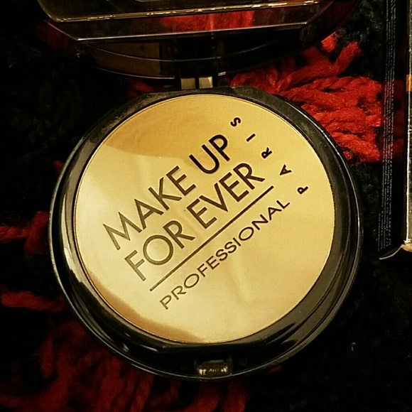 Makeup - Picture 2 of 3