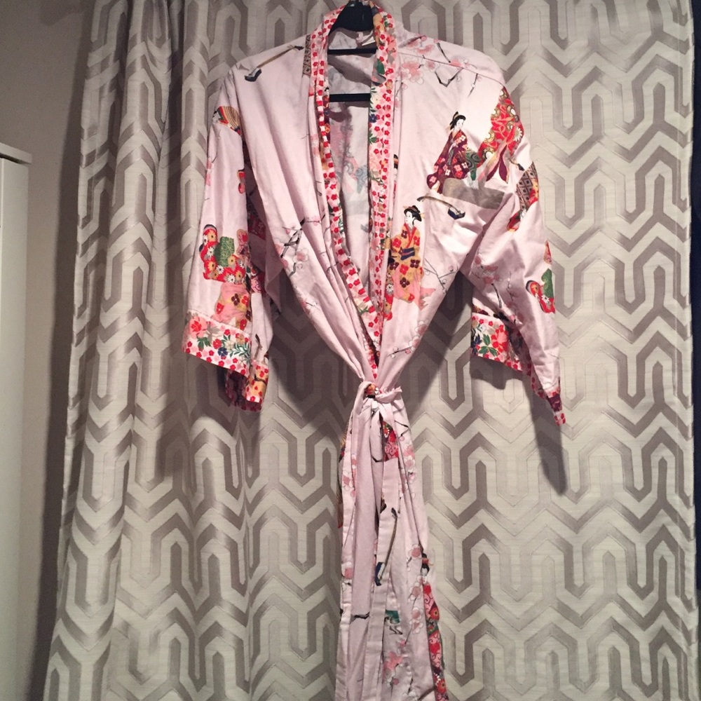 Chinese robe FINAL OFFER! 🙌🏽
