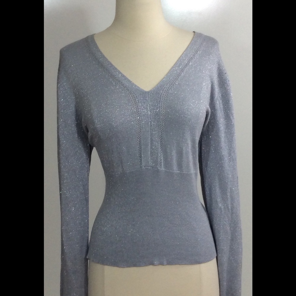 Silver sweater with bit of sparkle😍