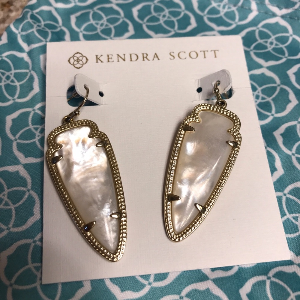 Kendra Scott Gold Sky Earrings in Ivory Pearl