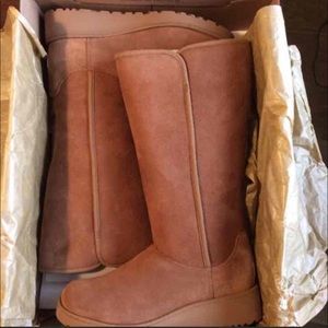 Uggs- Kara- Chestnut