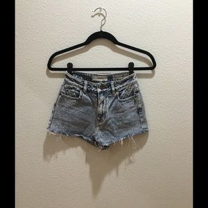 HIGH WAISTED SHORTS