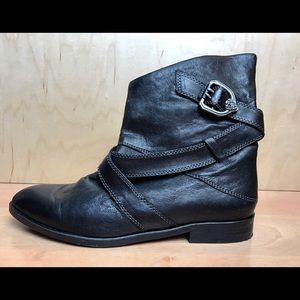 ON HOLD Vince Camuto Sz 9.5 Leather Ankle Booties