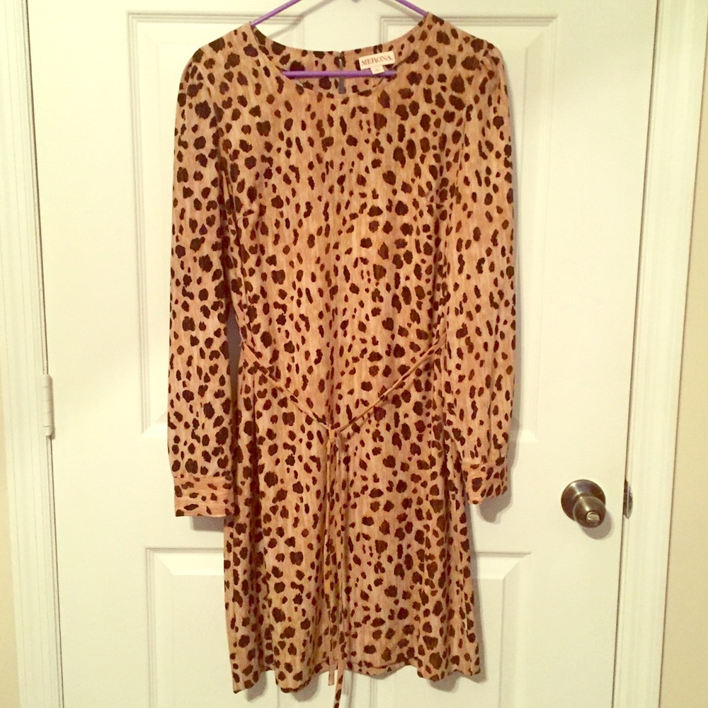 30% off all bundles! Leopard print shift dress