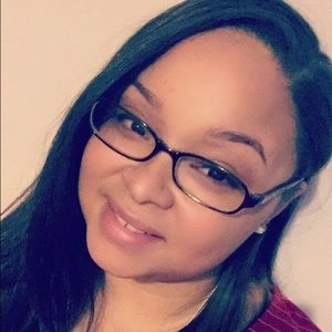 Meet your Posher, Ebony