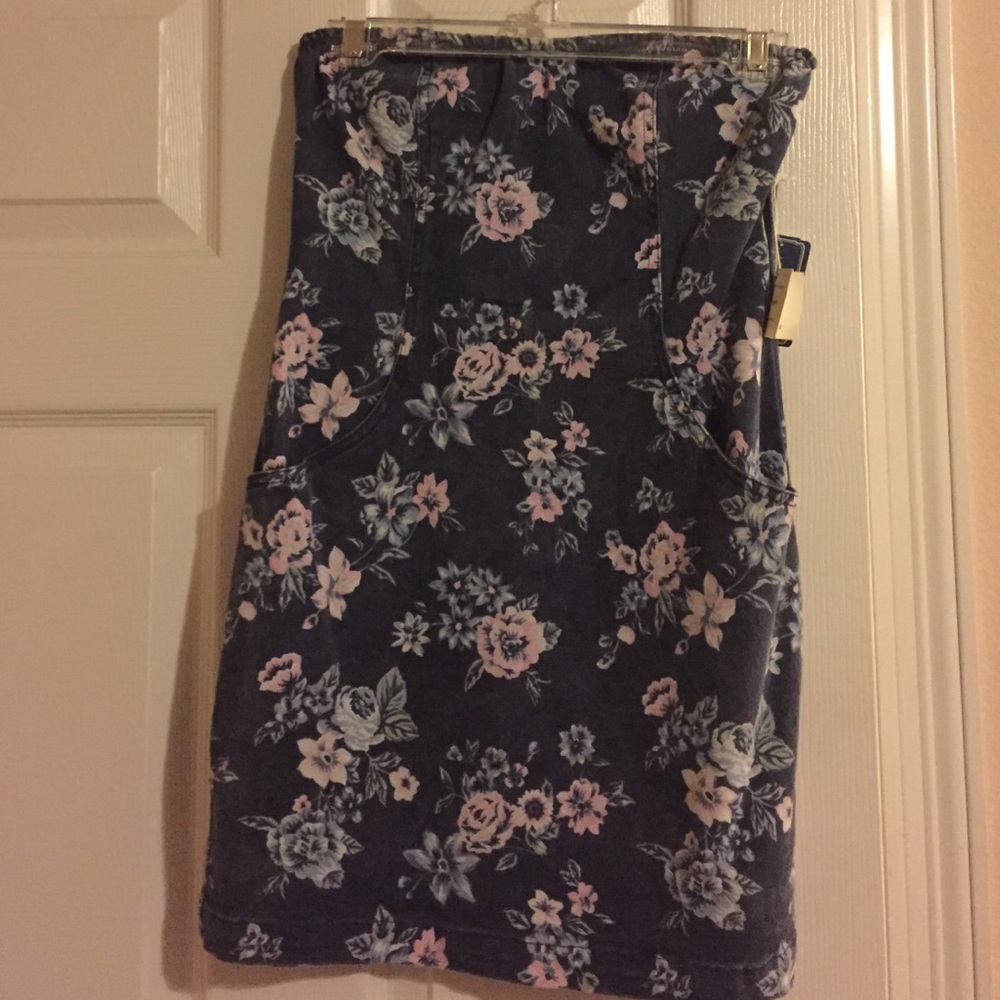 BNWT Denim floral strapless dress