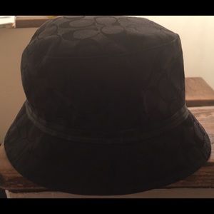 authentic Coach bucket hat in Black