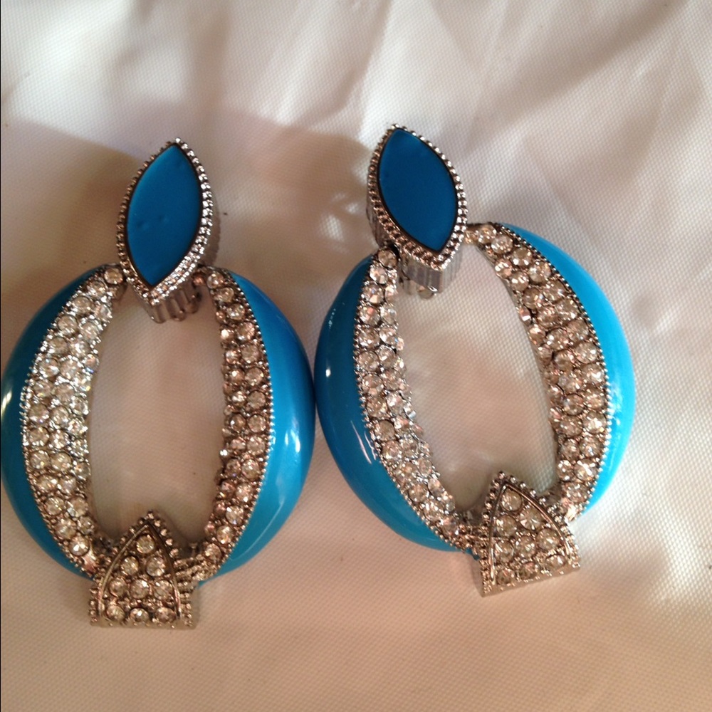 Gina's Closet statement earrings