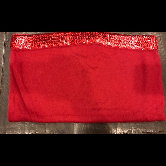 Express Halter - Picture 2 of 5