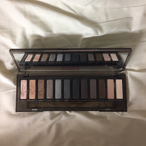 URBAN DECAY NAKED SMOKY PALETTE - Picture 2 of 2