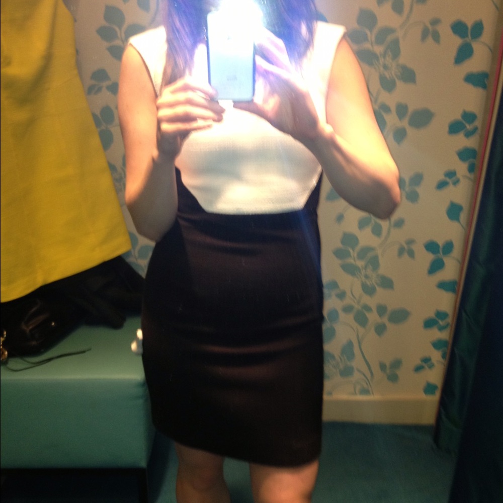 ISO 4.collective size 2 black and white sheath