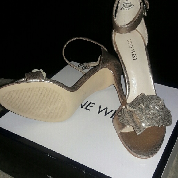Nine West strappy heels - Picture 2 of 3