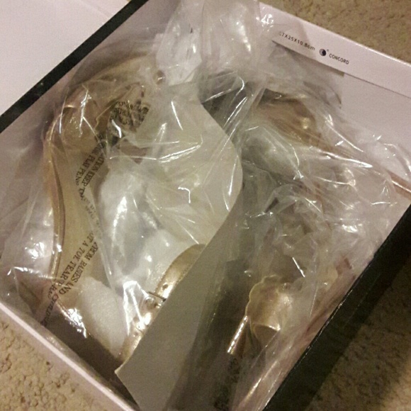 Nine West strappy heels - Picture 3 of 3