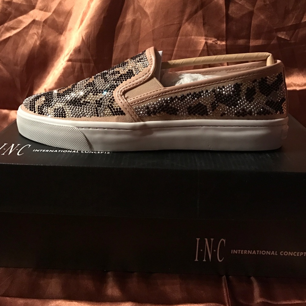 Leopard print rhinestone shoes