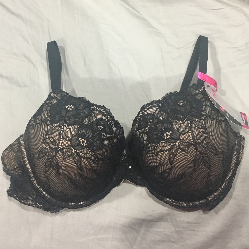 Maidenform Plunge Push Up Bra.