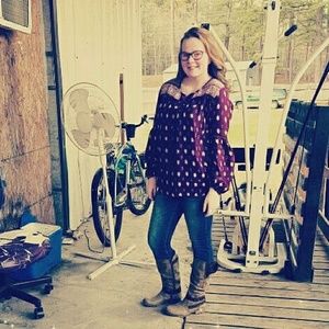 Meet your Posher, Caitlin