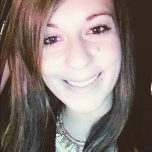 Meet your Posher, Arielle